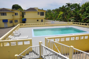Tamarind Hotel, Runaway Bay